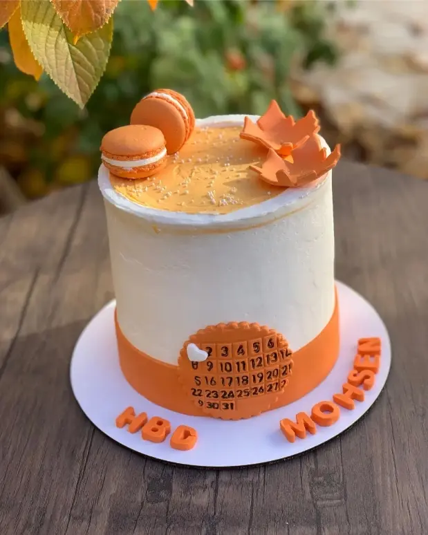 کیک تولد تقویم آذر