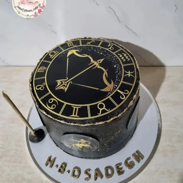 کیک تولد با نماد ماه آذر