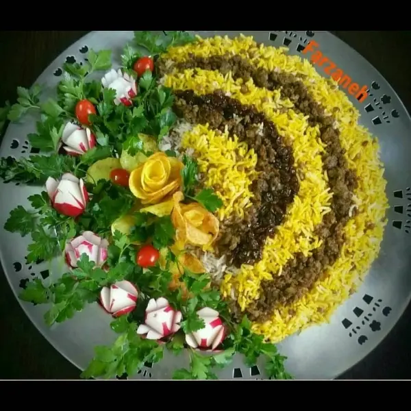 تزیین عدس پلو با طرح لبخند