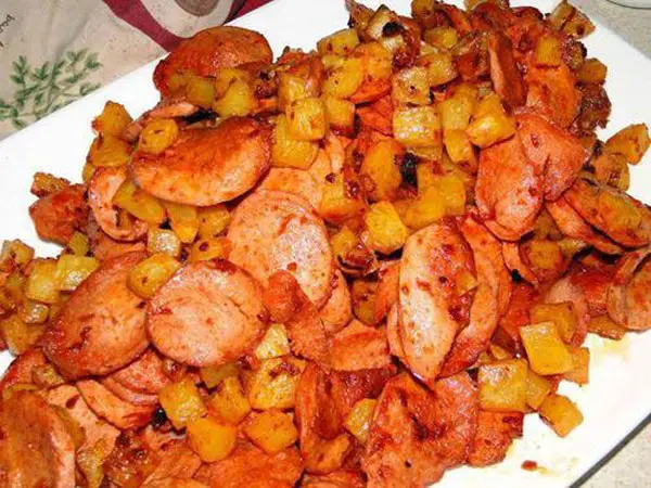 خوراک سیب زمینی سوسیس