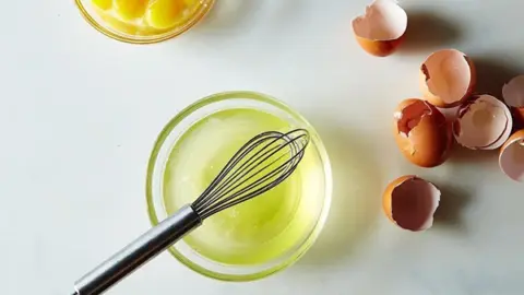 ماسک سفیده تخم مرغ برای جوش و جای جوش