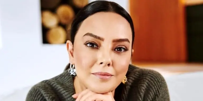 زندگینامه ابرو گوندش